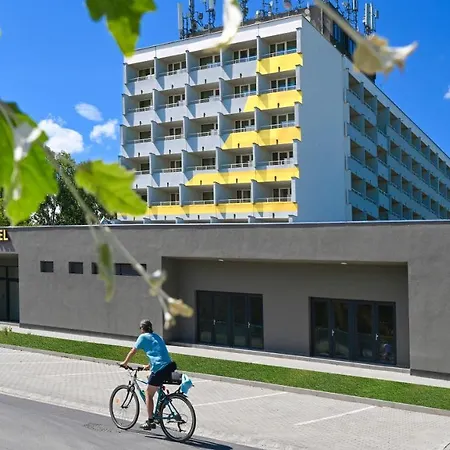 Lelle Hotel 3*